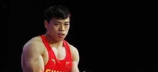 中国举重冠军母子_2019年举重女子_举重冠军女儿