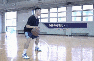 篮球新手技巧训练带球视频_怎么带篮球训练_如何带新手训练篮球技巧