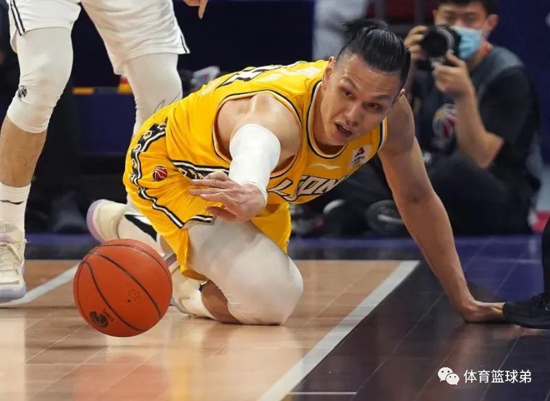 辽宁篮球判罚规则公布了吗_篮球辽宁公布规则判罚标准_辽宁篮球的比赛