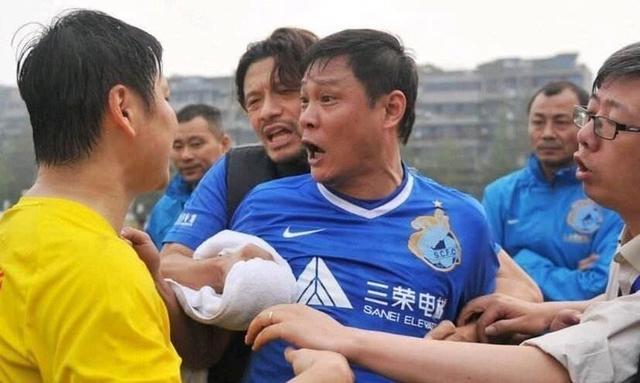 足球界冠军范志毅是哪里人_范志毅足球界冠军是谁啊_足球界冠军范志毅是哪个队的