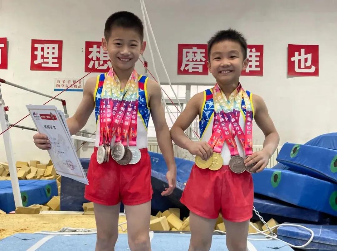 体操时代新学生是谁_新时代体操第二套完整版_新时代学生体操