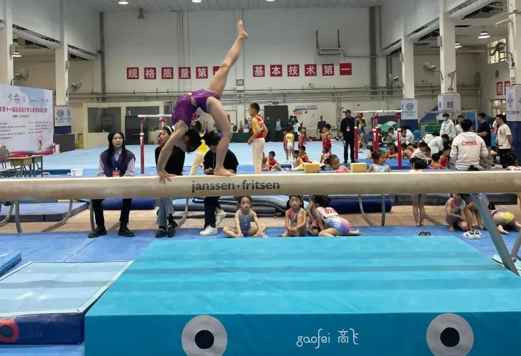 体操时代新学生是谁_新时代体操第二套完整版_新时代学生体操