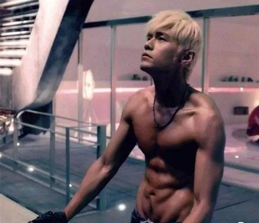 健身明星头像_男明星图片健身_健身明星图片男生