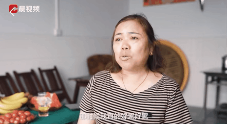 女子举重参赛选手_举重冠军谌利军女友照片_女子举重队员