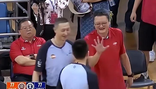 篮球规则中锋_中国篮球规则中锋_篮球中锋的定义